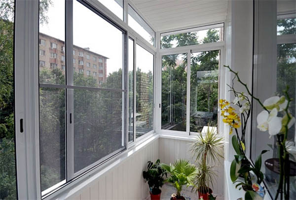 Недорогое остекление балконов и лоджий алюминиевым профилем от производителя окон Высоковск