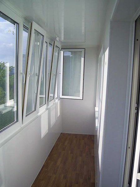 Тёплое и холодное распашное остекление балконов алюминиевым профилем Высоковск