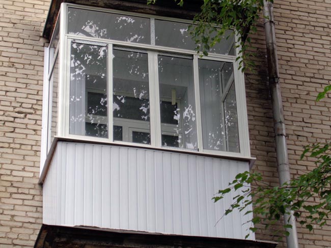 Остекление балкона в сталинке - сталинском доме Высоковск