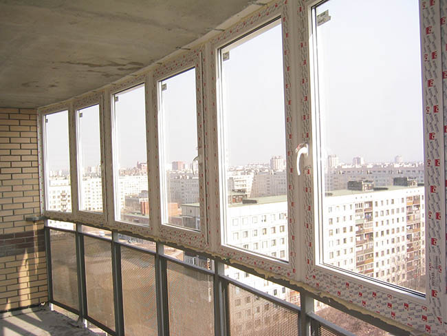 Недорогое остекление общего балкона Высоковск