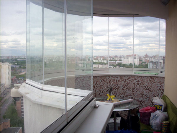 Остекление балконов: эркерных, круглых, закругленных Высоковск