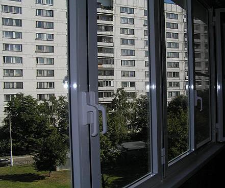 установка пластиковых окон на балконе Высоковск